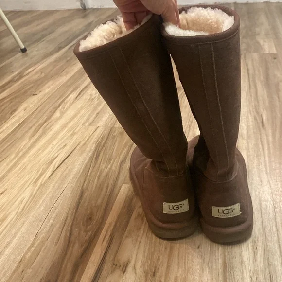 UGG Australia Women's 5235 Sheepskin Dark Brown Suede Tall Boots Size 8 EUC - Picture 6 of 17